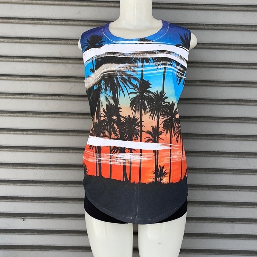 Love Culture Size M Tank